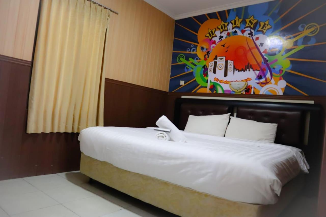 Votel Hotel Tulungagung Ngoại thất bức ảnh