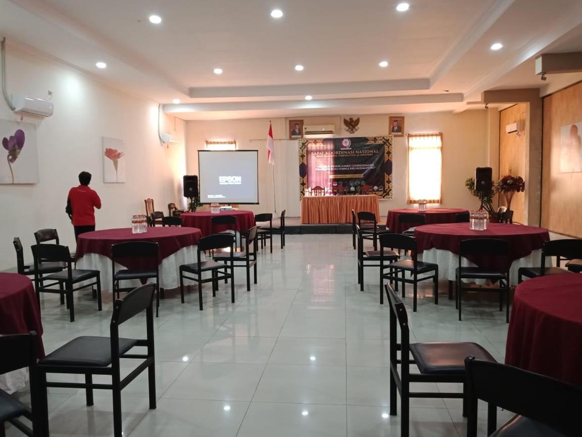 Votel Hotel Tulungagung Ngoại thất bức ảnh