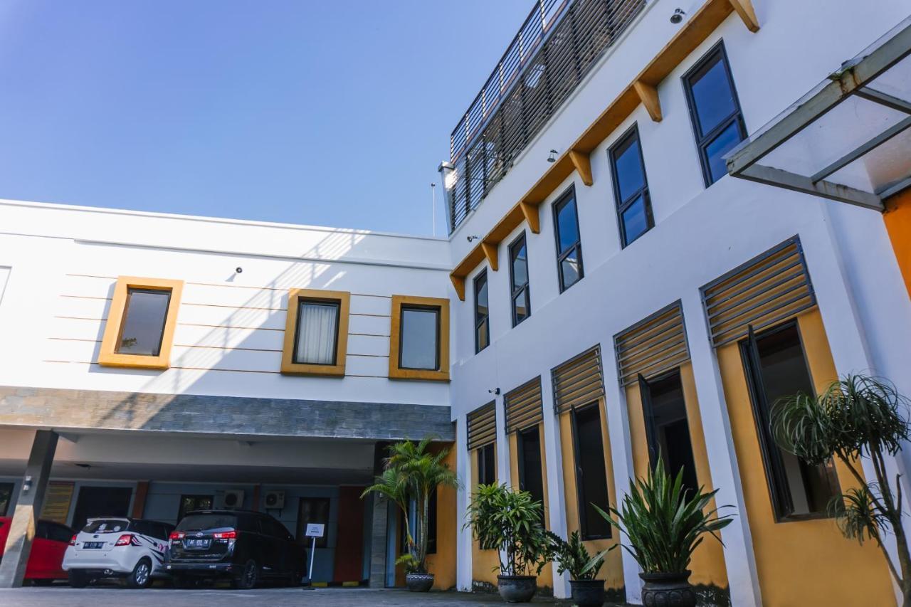 Votel Hotel Tulungagung Ngoại thất bức ảnh